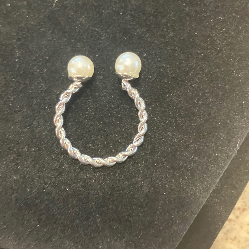 Elegant Silver and Pearl Open Ring